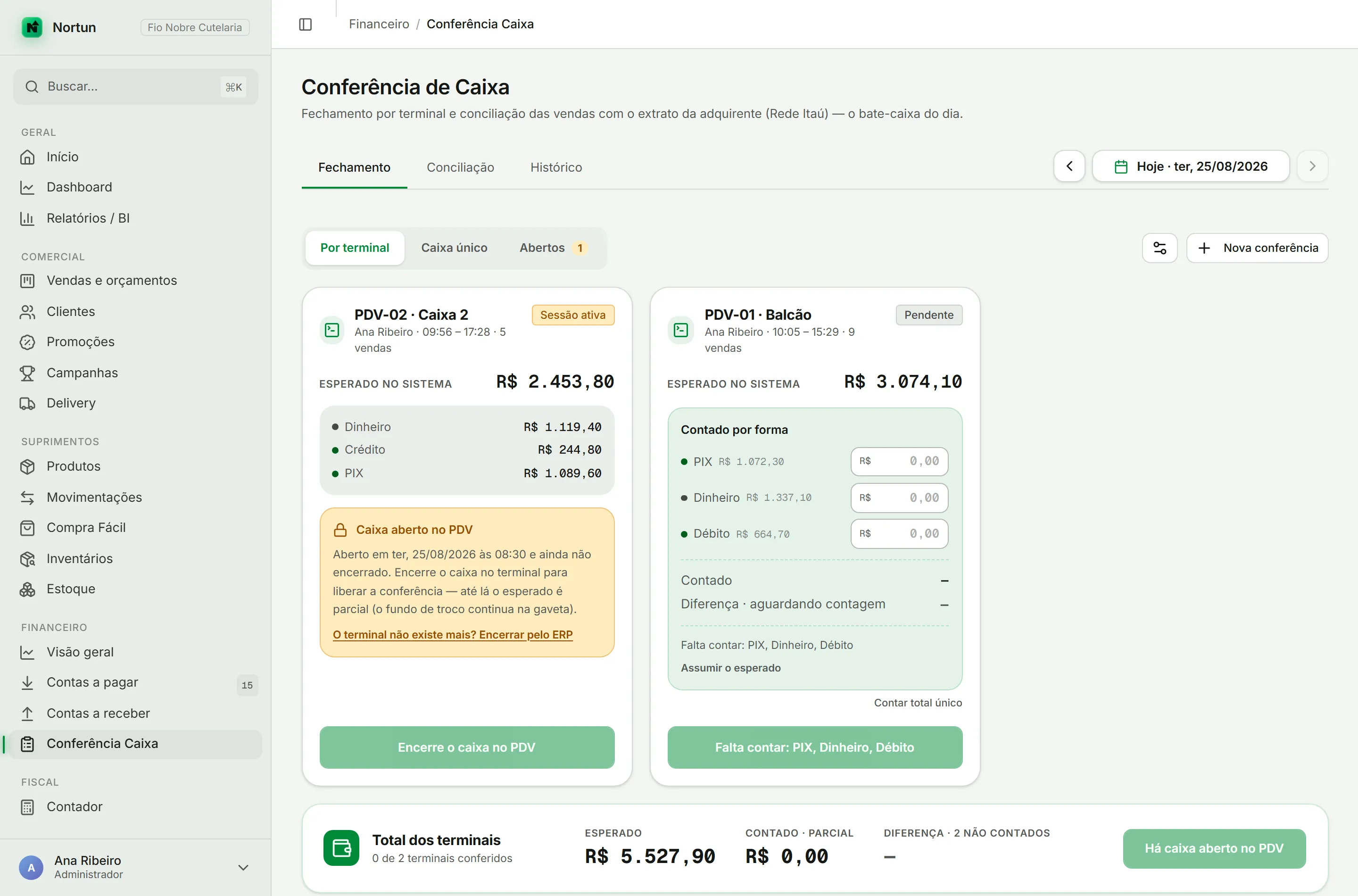 Tela de Conferência de Caixa com dois cards de terminal: um com sessão ativa e aviso de caixa aberto, outro pendente com os campos de contagem por forma de pagamento